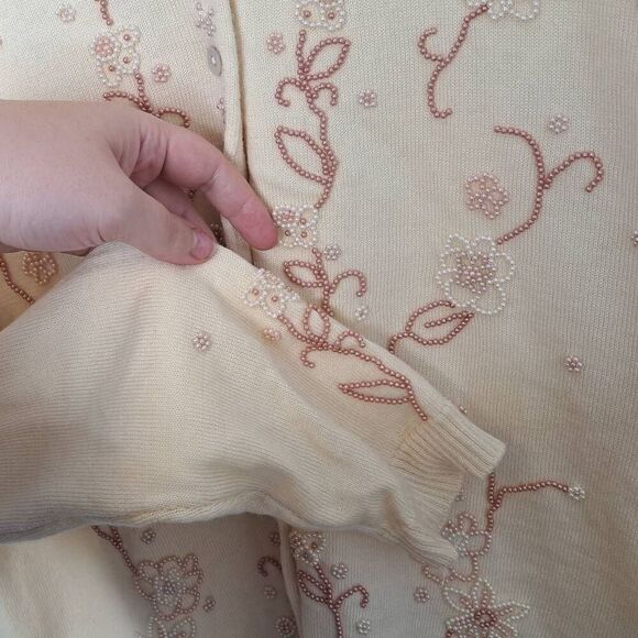Silk Collection Women's Vintage Wool Cardigan with Beading and Silk Lining sz Me - Picture 7 of 7